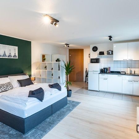 Mercedes I Stuttgart I Kitchen I Home Office I Parkplatz Boeblingen Exterior photo